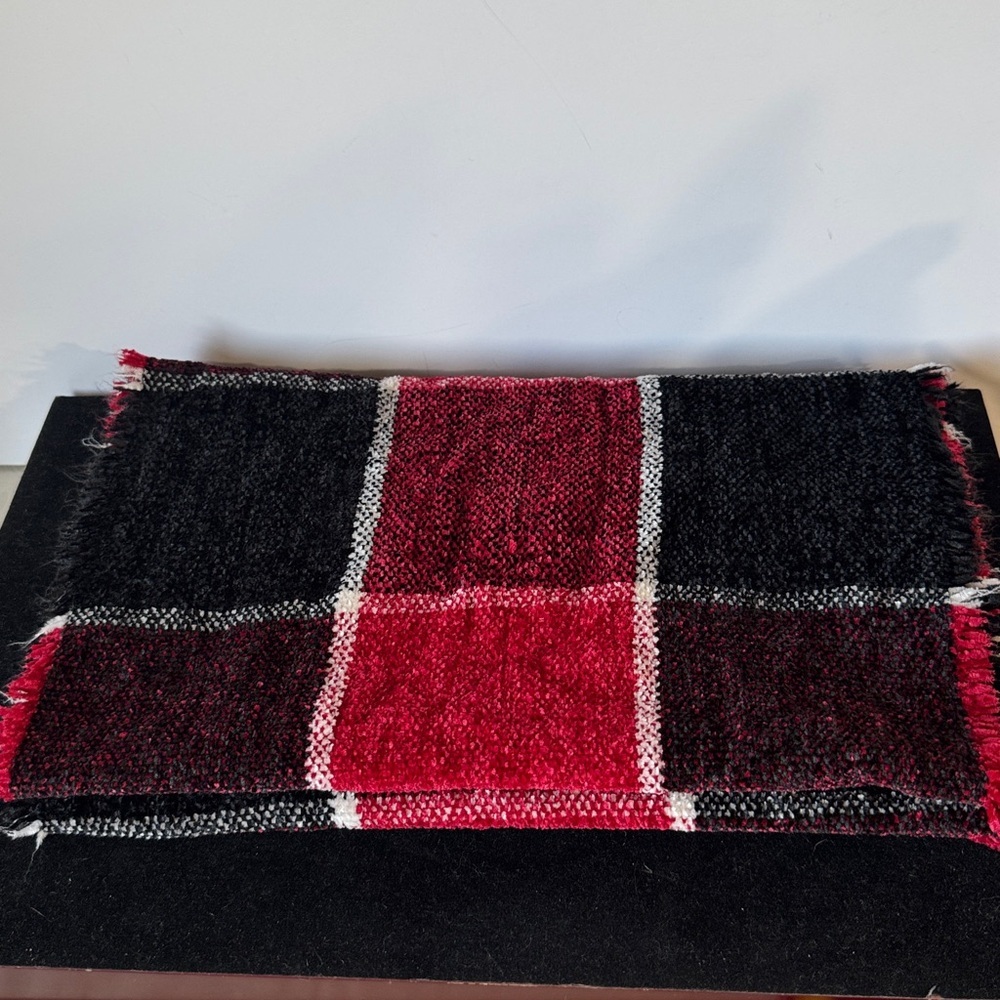 CHARTER CLUB Womens Red Chenille Fringed Infinity Scarf. Plaid Red and Black - Picture 2 of 5